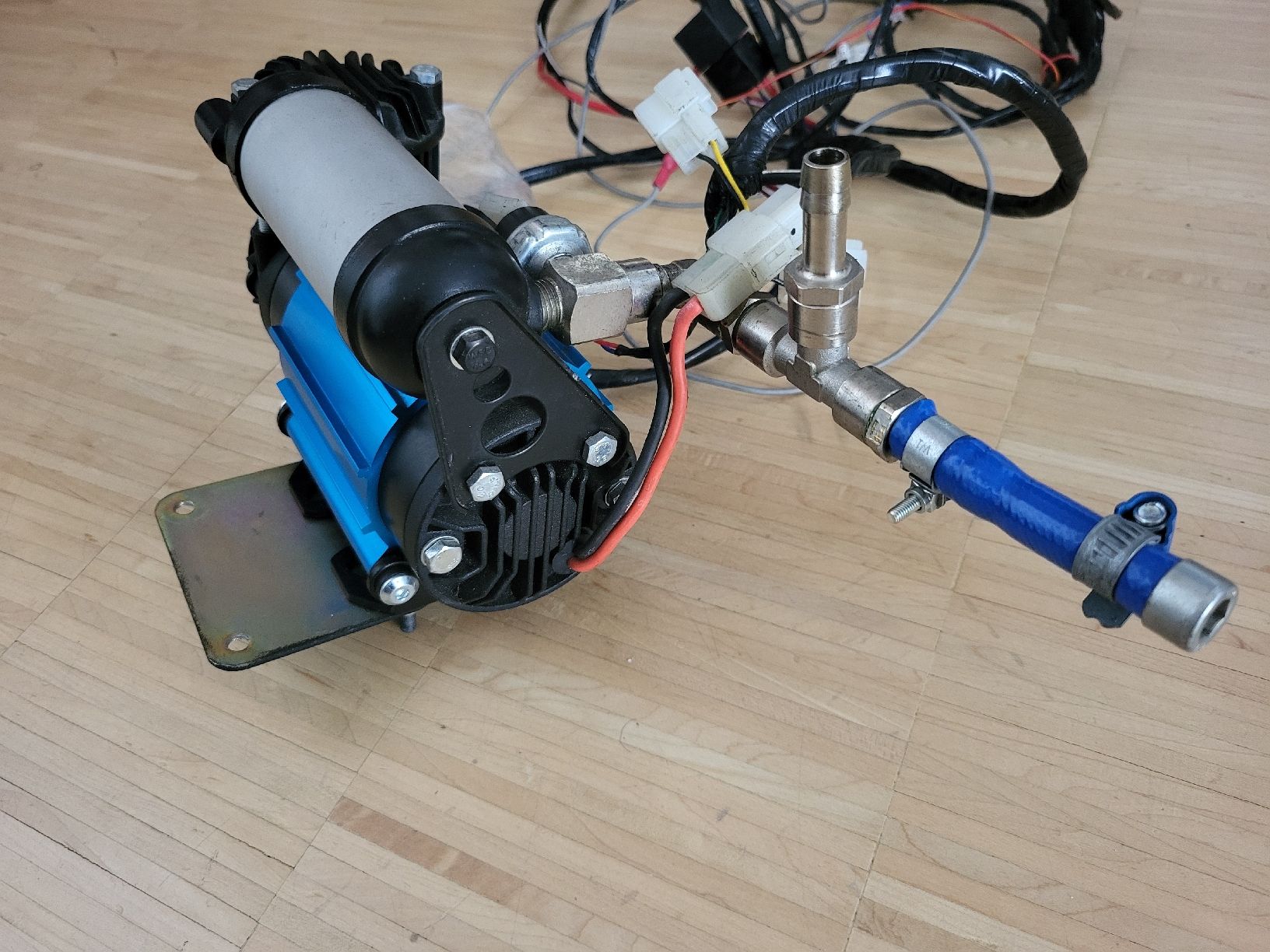 Compressori: Compresseur ARB 12v – Usato da Neuchatel venduto da logizoom22 2