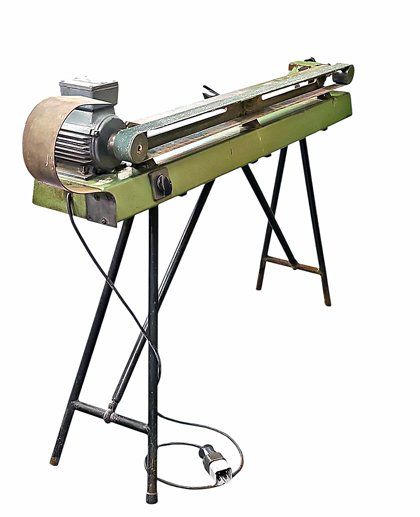 Smerigliatrici & Lucidatrici: Bandschleifmaschine Standmodell "HELMKE-PLUS" – Usato da Zug venduto da jst_q2s2 1