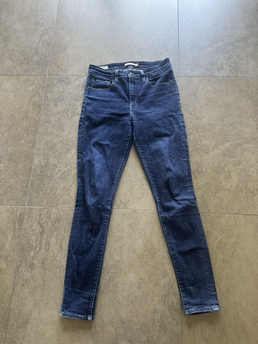 Levi's Jeans: Jeans Levi’s – Gebraucht aus Corpataux von seniz