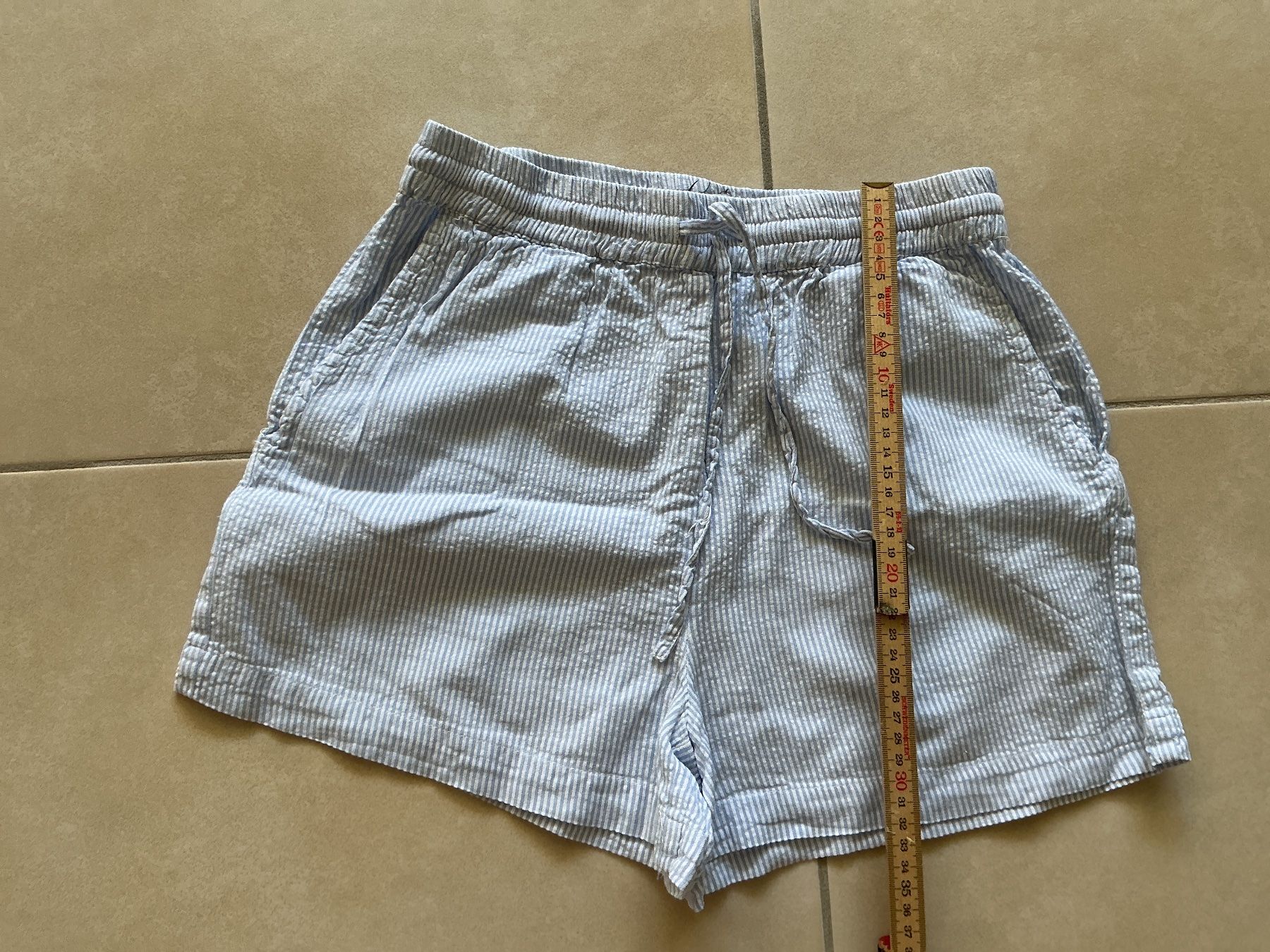 Only Pantalons: Kurze Hose gestreift Grösse XS – D'occasion à Frauenfeld par Stehojen 2