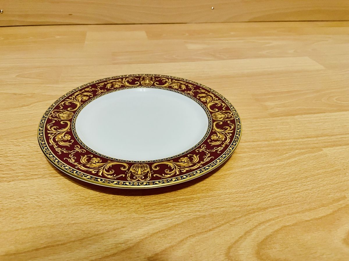 Set di piatti: Royal Bone China Speiseservice – Usato da Chur venduto da Tsambiko 6