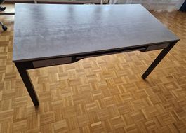 Bureau en bois peint avec 2 tiroirs  150 × 75 cm
