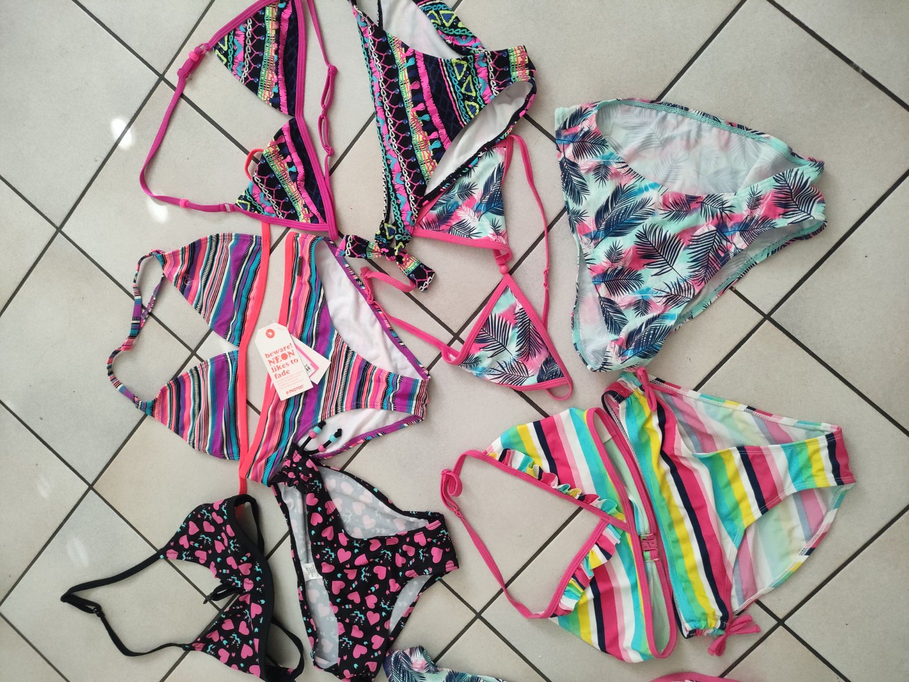 Costumi da bagno & Bikini: Neu und ungetragen Bikini gr 176 – Nuovo e nell'imballaggio originale da Dagmersellen venduto da L.Ga. 2