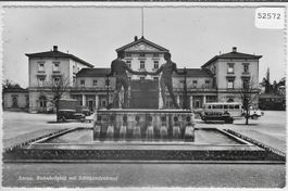 Aarau - Bahnhofplatz mit Schützendenkmal - Postauto