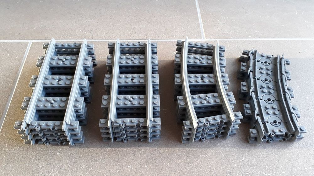 32-tlg. Bausteine Zug Schienen Set - City Eisenbahn Mit Geraden & Kurven