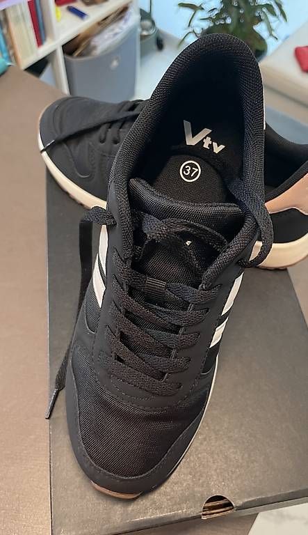 Scarpe da donna: Sneackers  – Usato da Locarno venduto da ste_8rjr