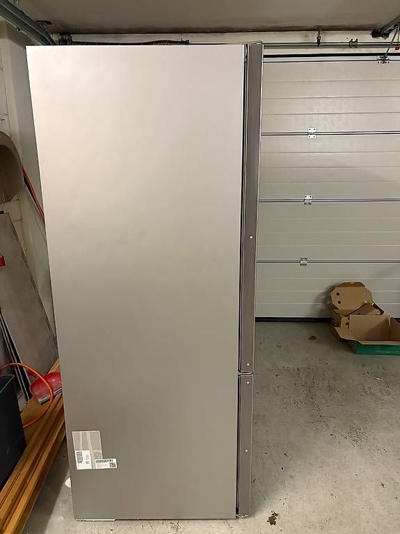 Bosch Kühlschrank: Bosch Kühl-Gefrierkombination, Edelstahl – Gebraucht aus Hinteregg von Caecue 2