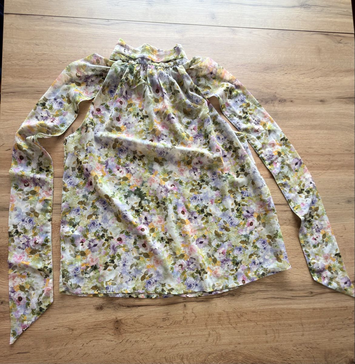 Mango Tops: Mango Sommerliches Chiffon am Top mit Blumenmuster, Gr S – Gebraucht aus Urdorf von fairfashion 1