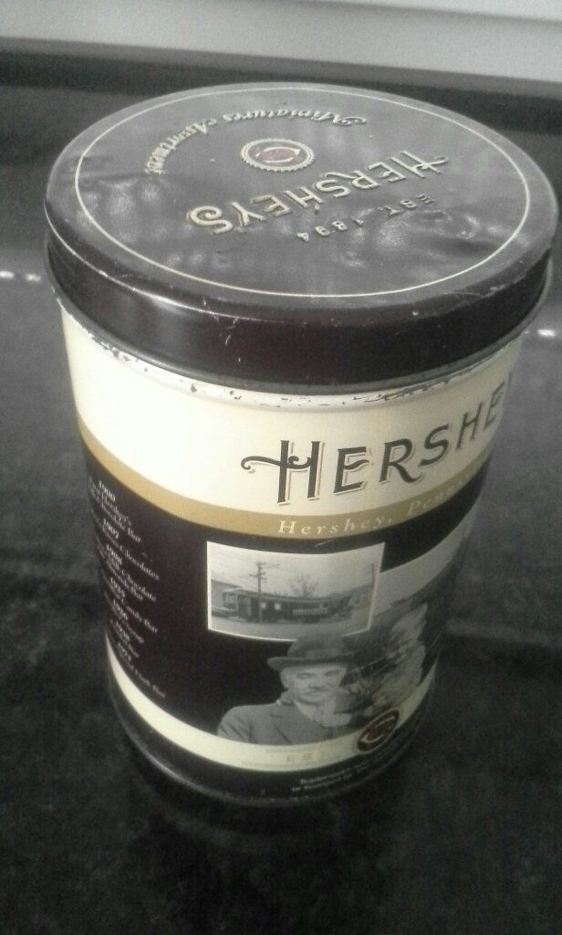 Barattoli: 2 boîtes métal HERSHEY'S + Irish Tofee – Usato da Le Mont-sur-Lausanne venduto da picachu1052 3