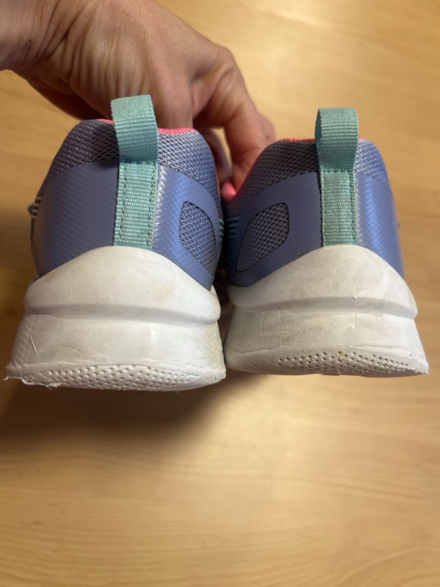 Skechers Schuhe für Mädchen: Skechers Gr.36 – Gebraucht aus Laufen von Nachlasverkauf 3