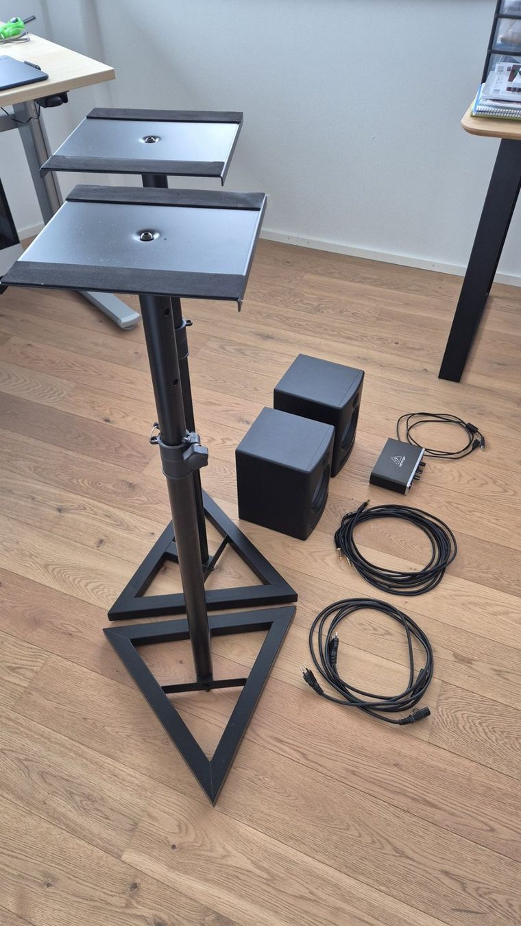 PreSonus Lautsprecher: PreSonus Eris E5 Studiomonitore Paar + Ständer + UMC22 – Gebraucht aus Baden von Stylz91 5