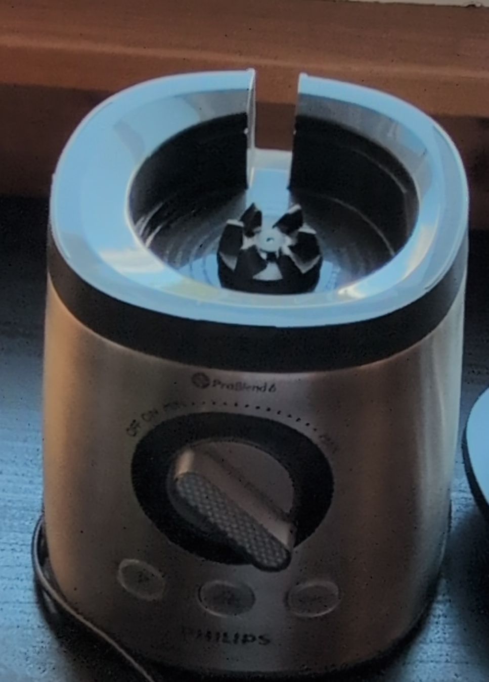 Philips Elettrodomestici da cucina: Philips Standmixer ProBlend 6 mit Glaskrug – Usato da Berg am Irchel venduto da RaPri7 4