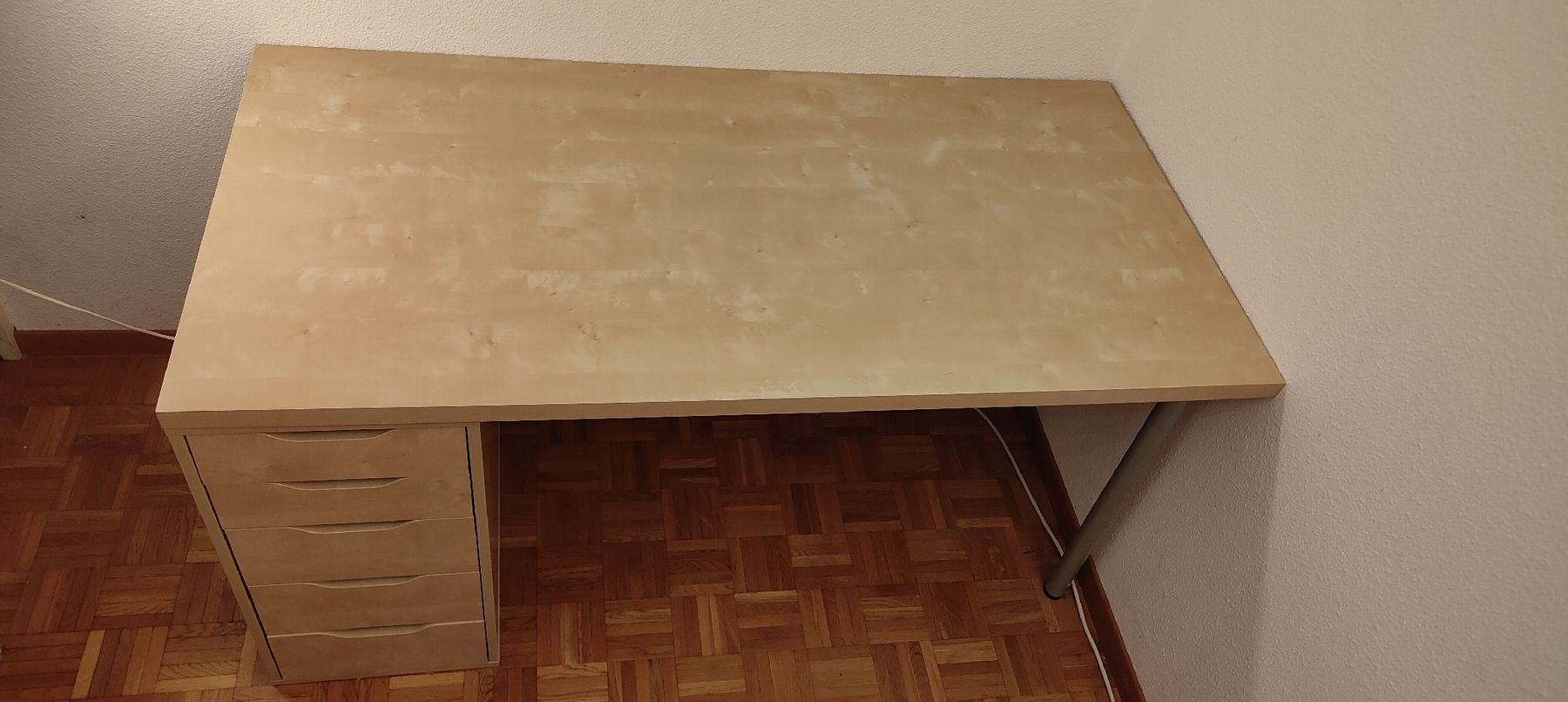 Ikea Schreibtische: Bureau plateau bois tiroirs Ikea – Gebraucht aus Thônex von mos_dk68