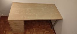 Bureau plateau bois tiroirs Ikea