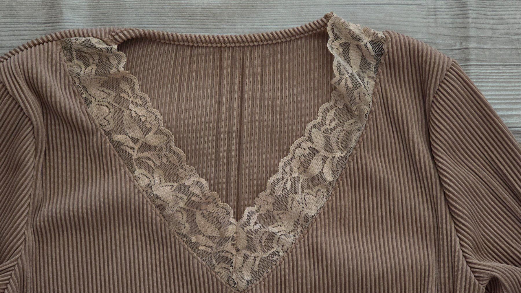 T-shirt: Rippstrick-Longsleeve mit Spitze - M - Braun / Mocca – Nuovo (secondo la descrizione) da Thalwil venduto da VitaMini 1