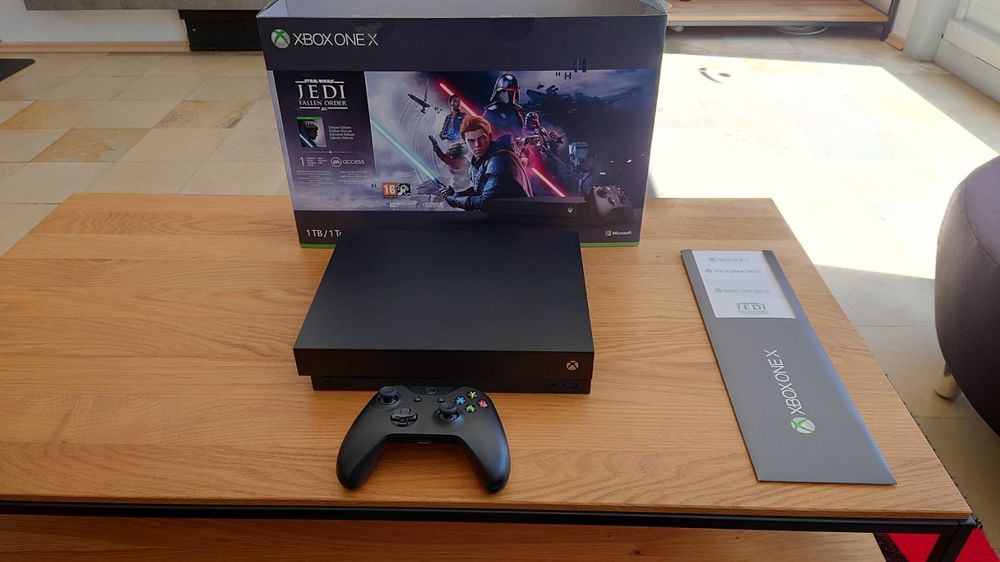 Microsoft Xbox One X 1 To noir au meilleur prix sur