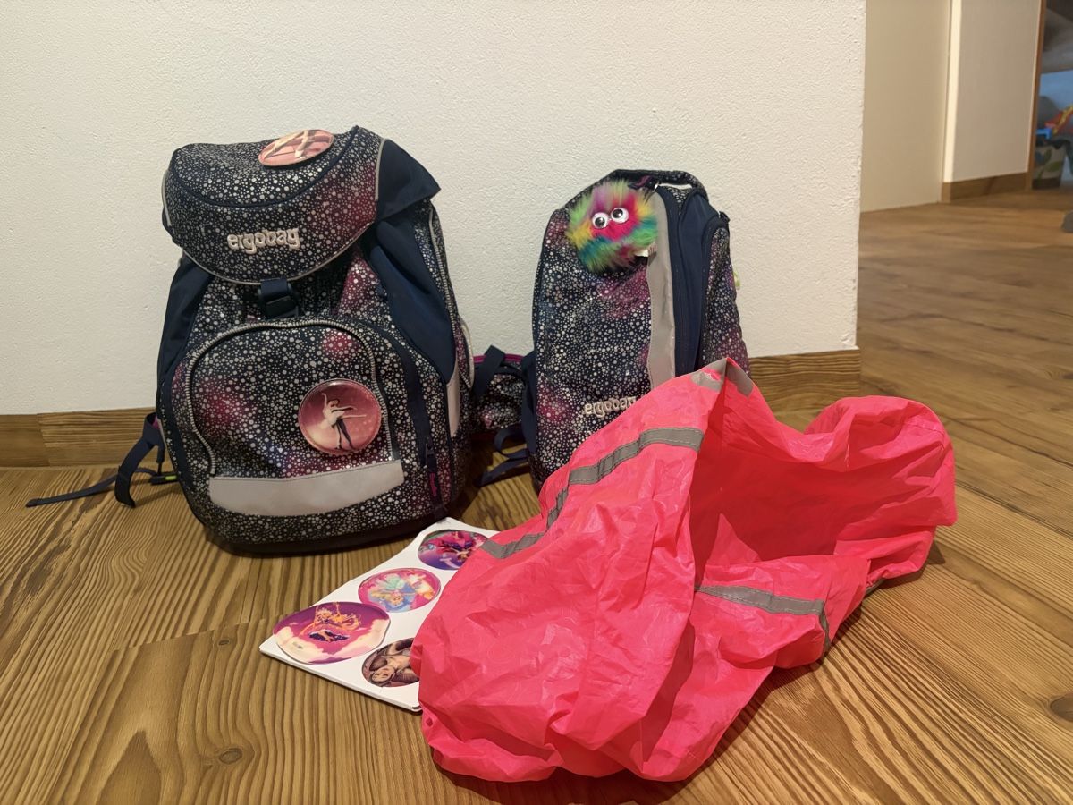 Ergobag Kindertaschen: Ergobag Bärlaxy Glow – Gebraucht aus Vilters von 5111984