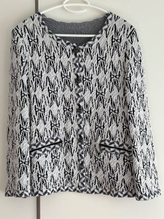 Moderner edler ungefütterter gestrickter Blazer blau-weiss