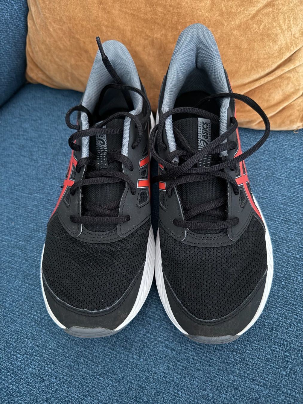 Asics Schuhe für Jungen: NEU Laufschuhe von ASICS Grösse 39.5 – Gebraucht aus Uzwil von justitia8 2