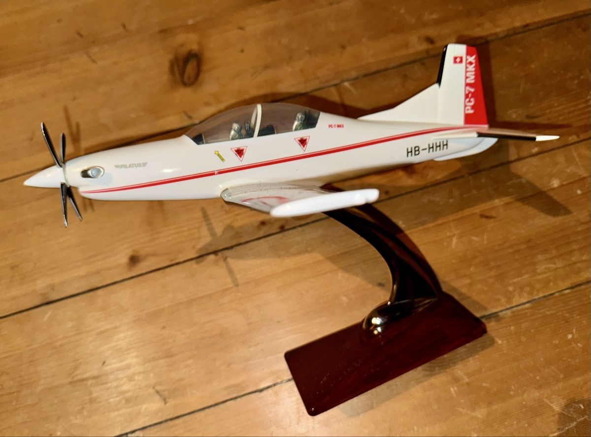 Modellbausätze & Standmodelle: Pilatus PC-7 MKX – Neu und originalverpackt aus Stans von nomoresmokesignals 1