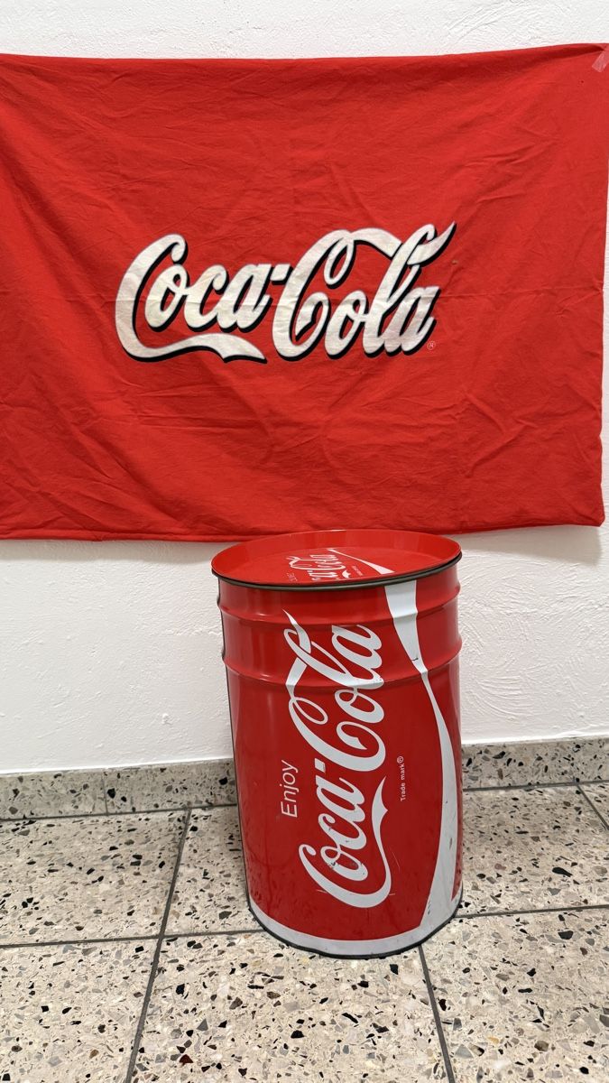 Accessori: Coca-Cola Fass mit Stoffbezug – Usato da Wald ZH venduto da Walder8636