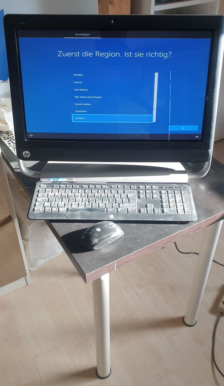 Hewlett Packard PC: HP TouchSmart 520PC mit CD Laufwerk – Usato da KLOTEN venduto da Tubasousa 1