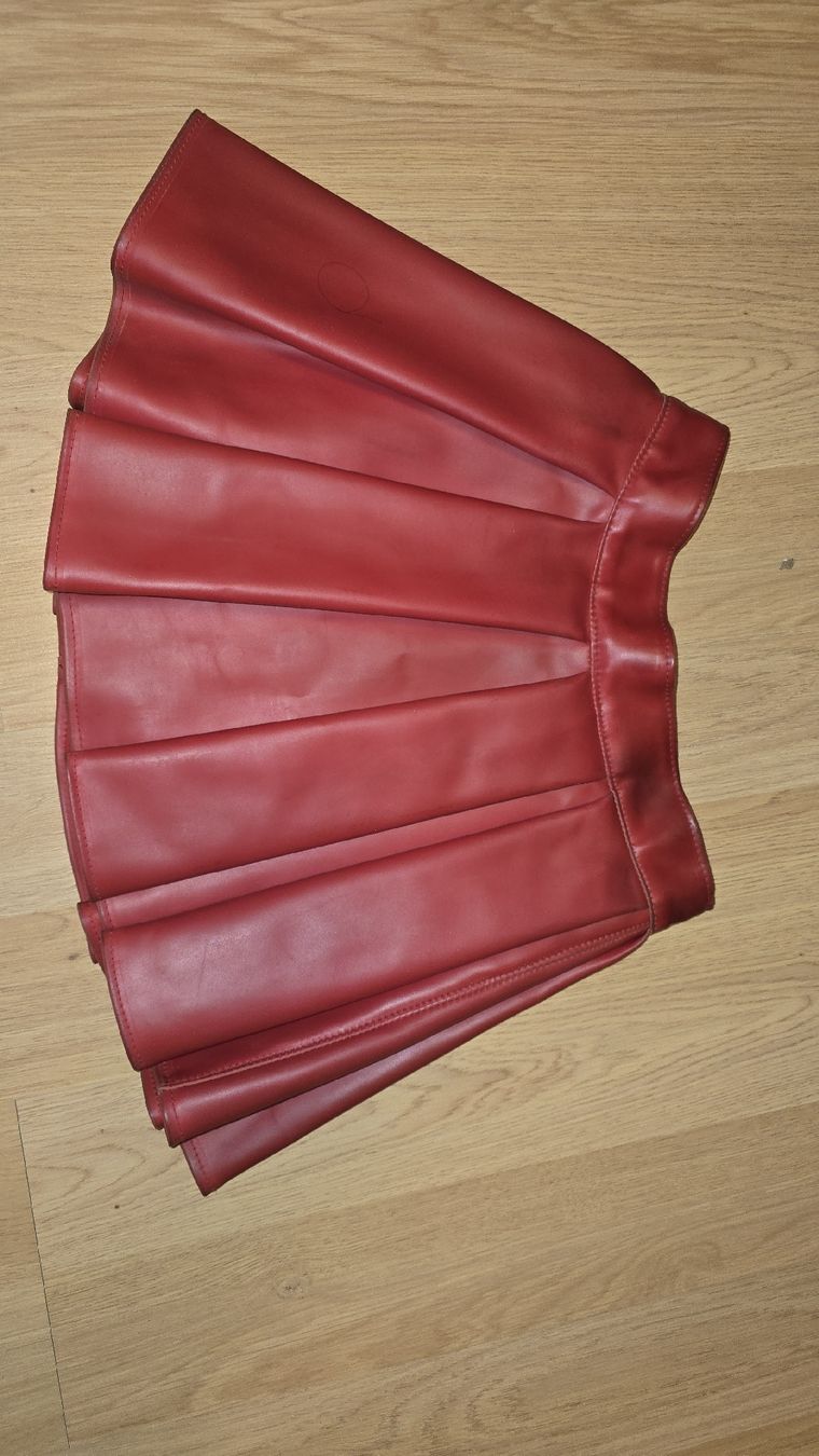 Gonne: latex rock gr S – Usato da Amriswil venduto da Trendymarkt