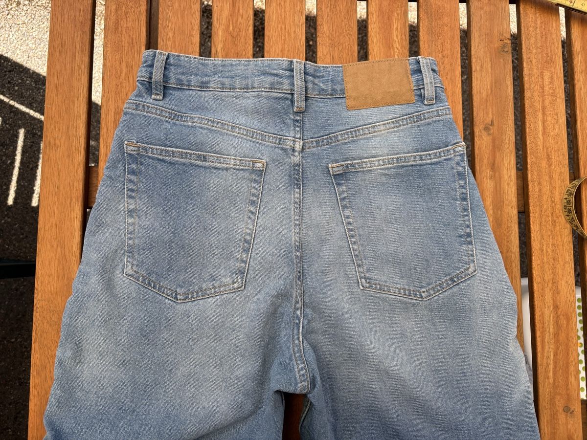 H&M Jeans: Damenjeans H&M 40 blau – Usato da Oensingen venduto da Chicotus 1