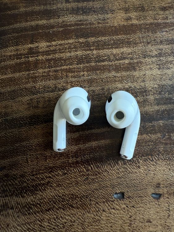Apple Kopfhörer: Apple AirPods Pro - Top Zustand mit OVP – Gebraucht aus Zürich von flooff 1