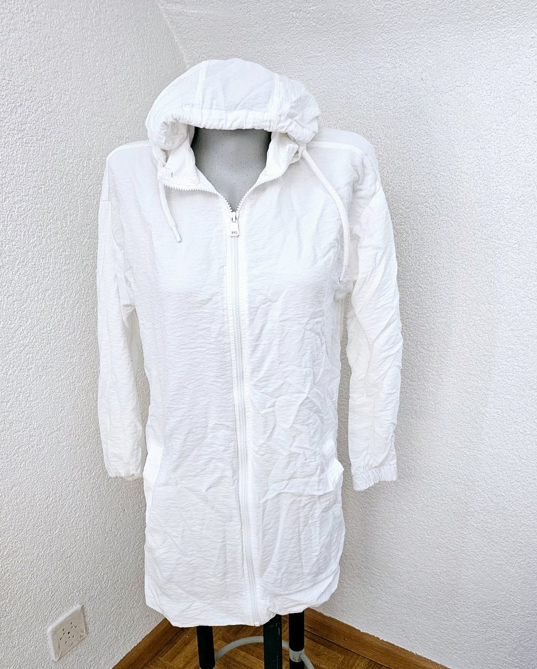 Jacken: Übergangsjacke in Weiss, Grösse 36 LCW Modest – Neu (gemäss Beschreibung) aus Füllinsdorf von Sunnebliemli7