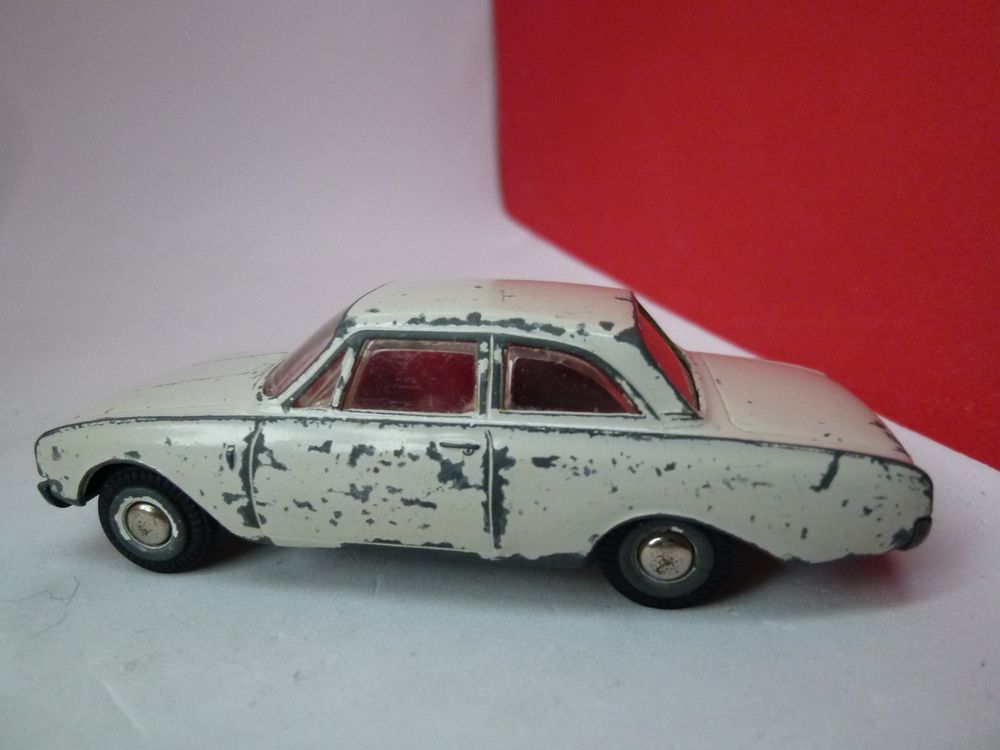 Tekno 823 Ford Taunus 17M 1959 – Miniature Proche Du Neuf, Couleur Crème Et Vert, échelle 1:43