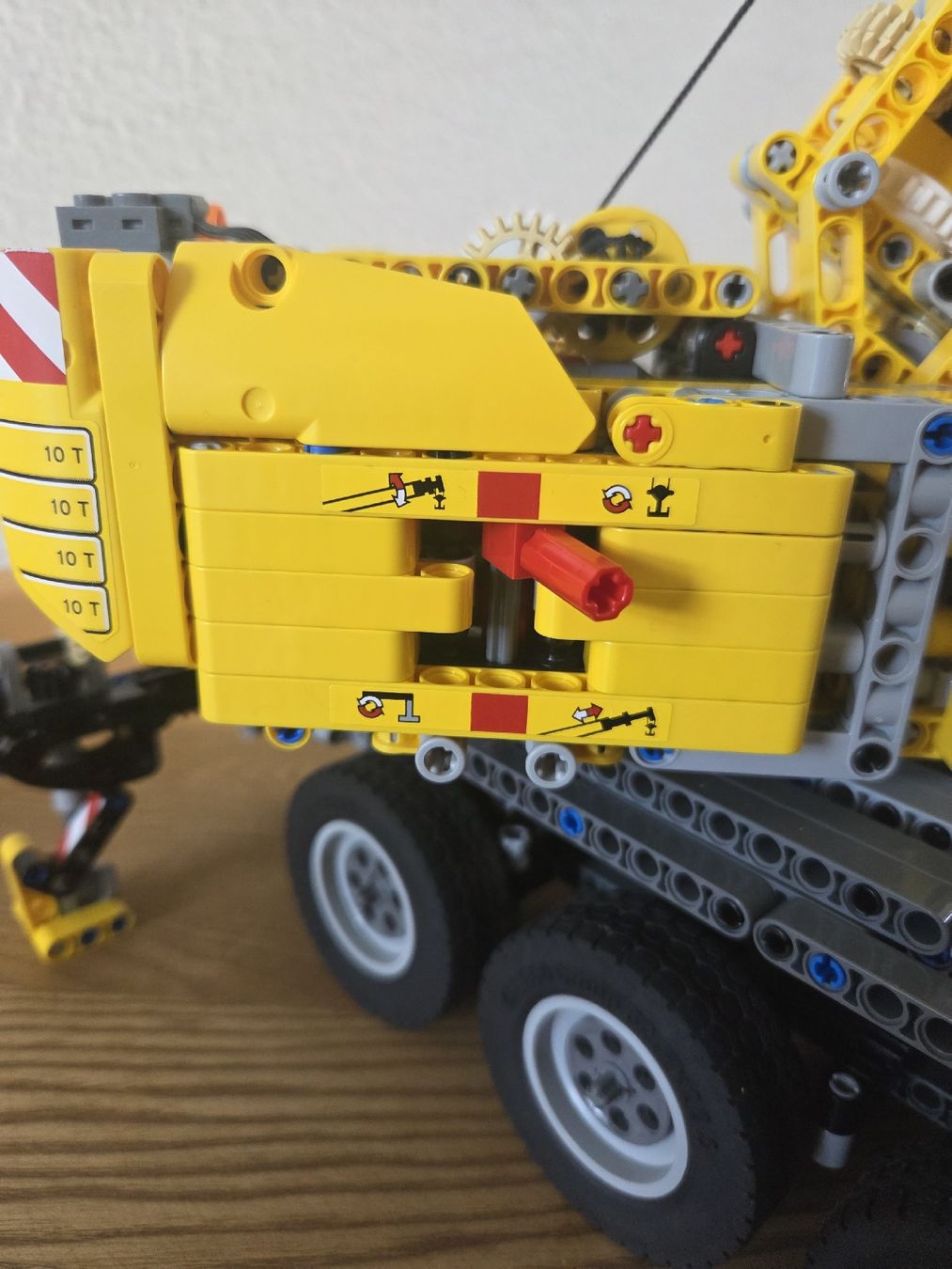 Lego Kit di costruzioni: LEGO Technic Mobiler Schwerlastkran 42009 – Usato da Ebikon venduto da severin.froehlich 8