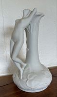 Vase Art Nouveau porcelaine signé