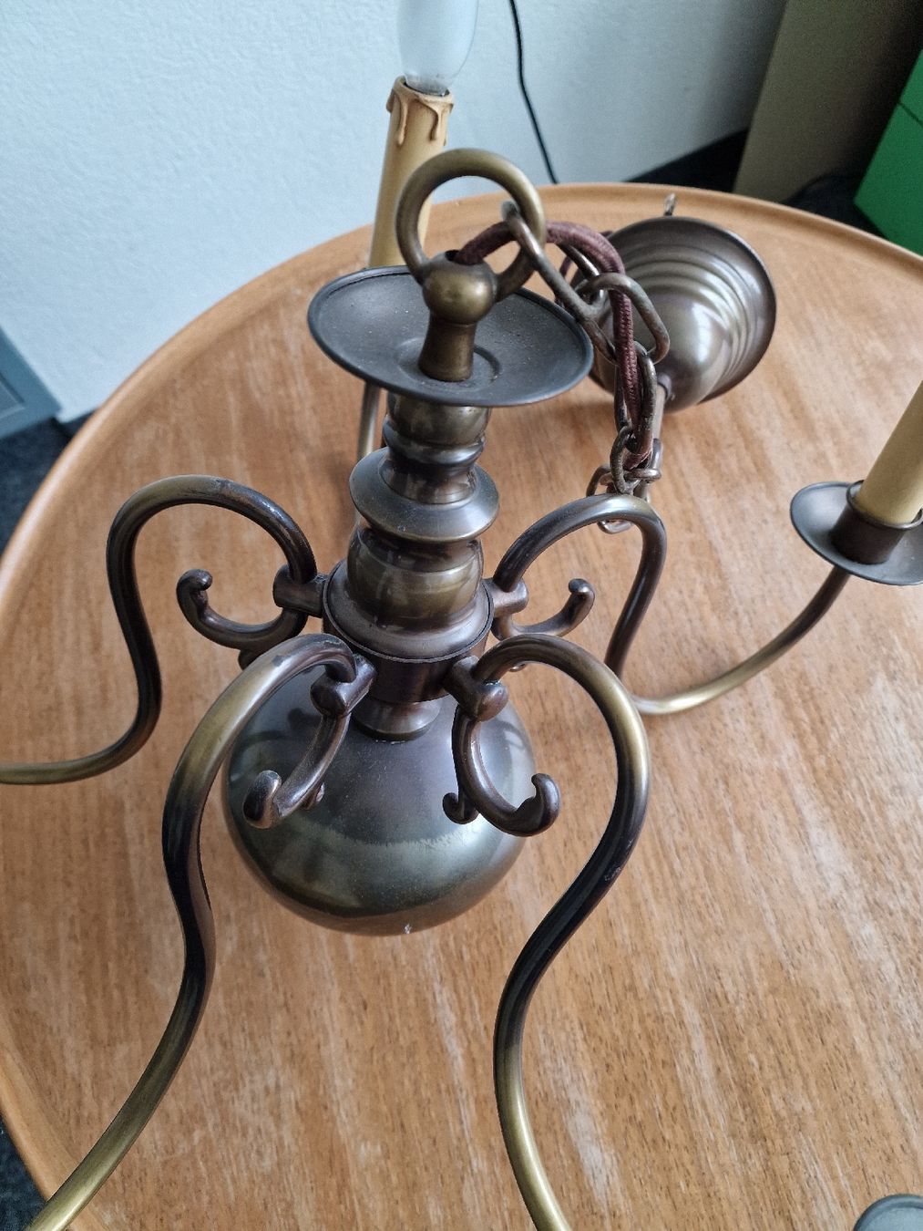 Lustres & lampes de plafonds: Kronleuchter mit 5 kerzenförmigen Leuchten – D'occasion à Untersiggenthal par jumath 1