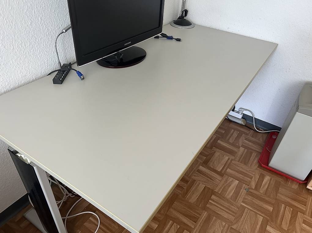 Schreibtische: Bureau 2 Box & 1 écran  – Gebraucht aus Domdidier von Guerrero68 3