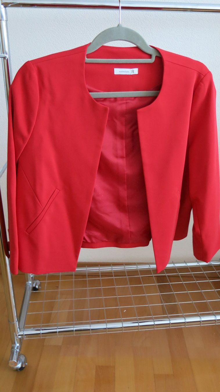 Boleros: Kirschrotes Bolero-Jäckchen (neu) – Neu (gemäss Beschreibung) aus Lachen SZ von artbyblondangel 1