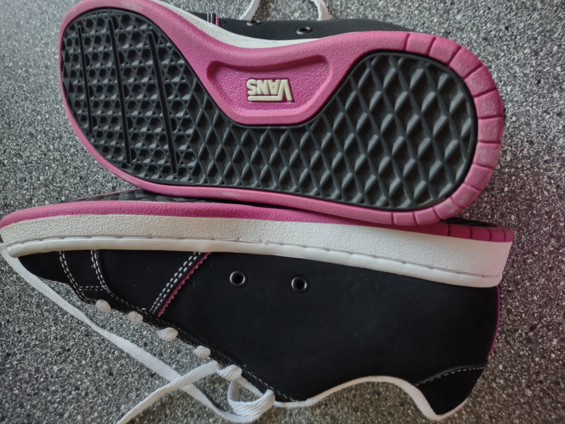 Vans Scarpe da donna: Vans Schuhe gebraucht – Usato da Montlingen venduto da Nikita-Sidney 1