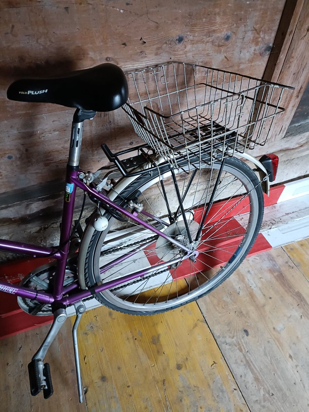 Tour de Suisse Vélos: Gut erhaltenes Damenfahrrad – D'occasion à Romanshorn par Flohmarkt_Romanshorn 4