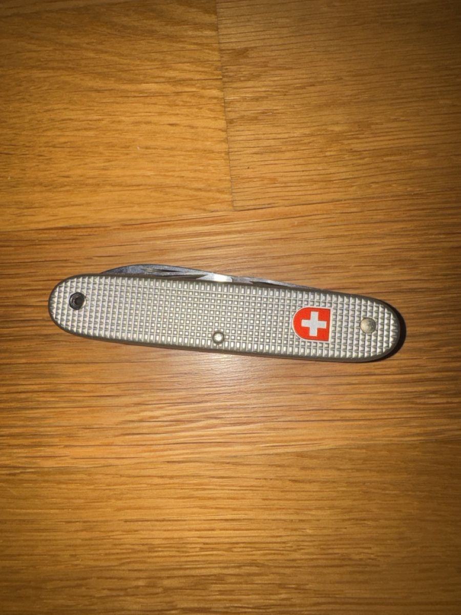 Victorinox Taschenmesser: Victorinox Sackmesser Silber – Gebraucht aus Basel von Tizi.L