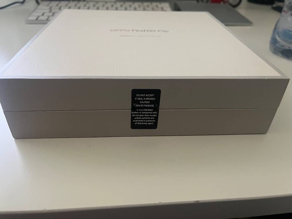 Oppo Telefoni cellulari / Smartphones: Oppo Find N2 FLIP Neu! – Nuovo e nell'imballaggio originale da Lostorf venduto da Iapi 1