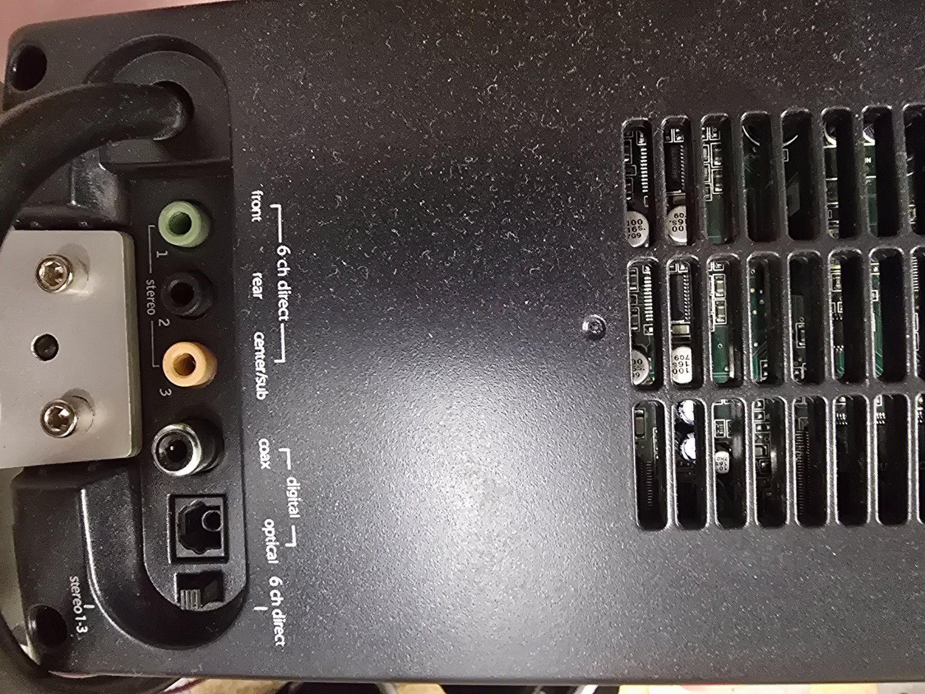 Logitech Haut-parleurs: Logitech Z5500 – D'occasion à Buchs ZH par Peter993 9