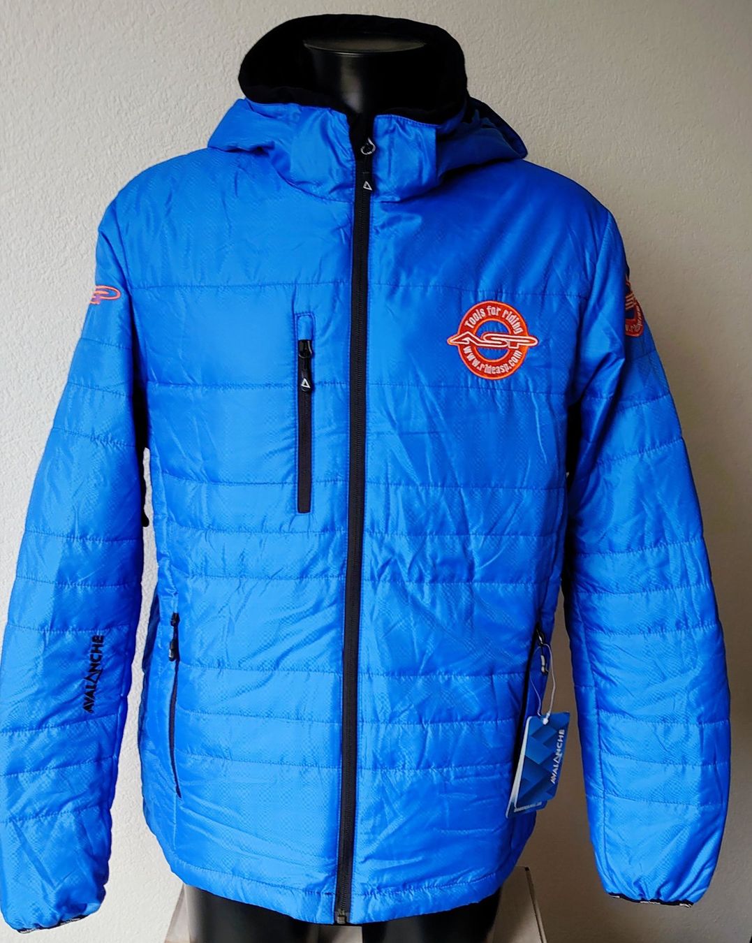 Jacken: ASP Clothing - Mikro-Daunenjacke by Avalanche – Neu und originalverpackt aus Biel/Bienne von TheShop4U
