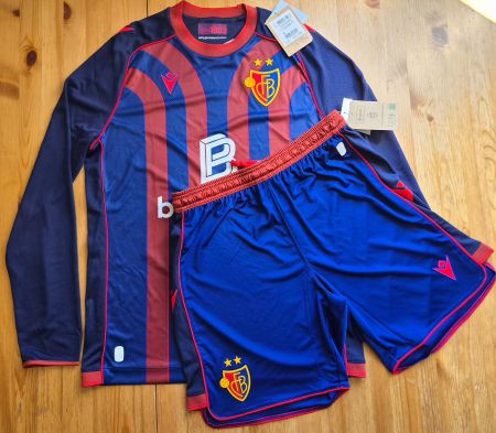 FC Basel Trikot + Hose Macron NEU Gr. L FCB Tenue Fussball