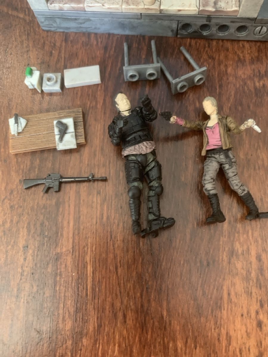 Giocattoli: Walking Dead Building Set Prison Cell loose Konvolut – Usato da Winterthur venduto da Weicol 4