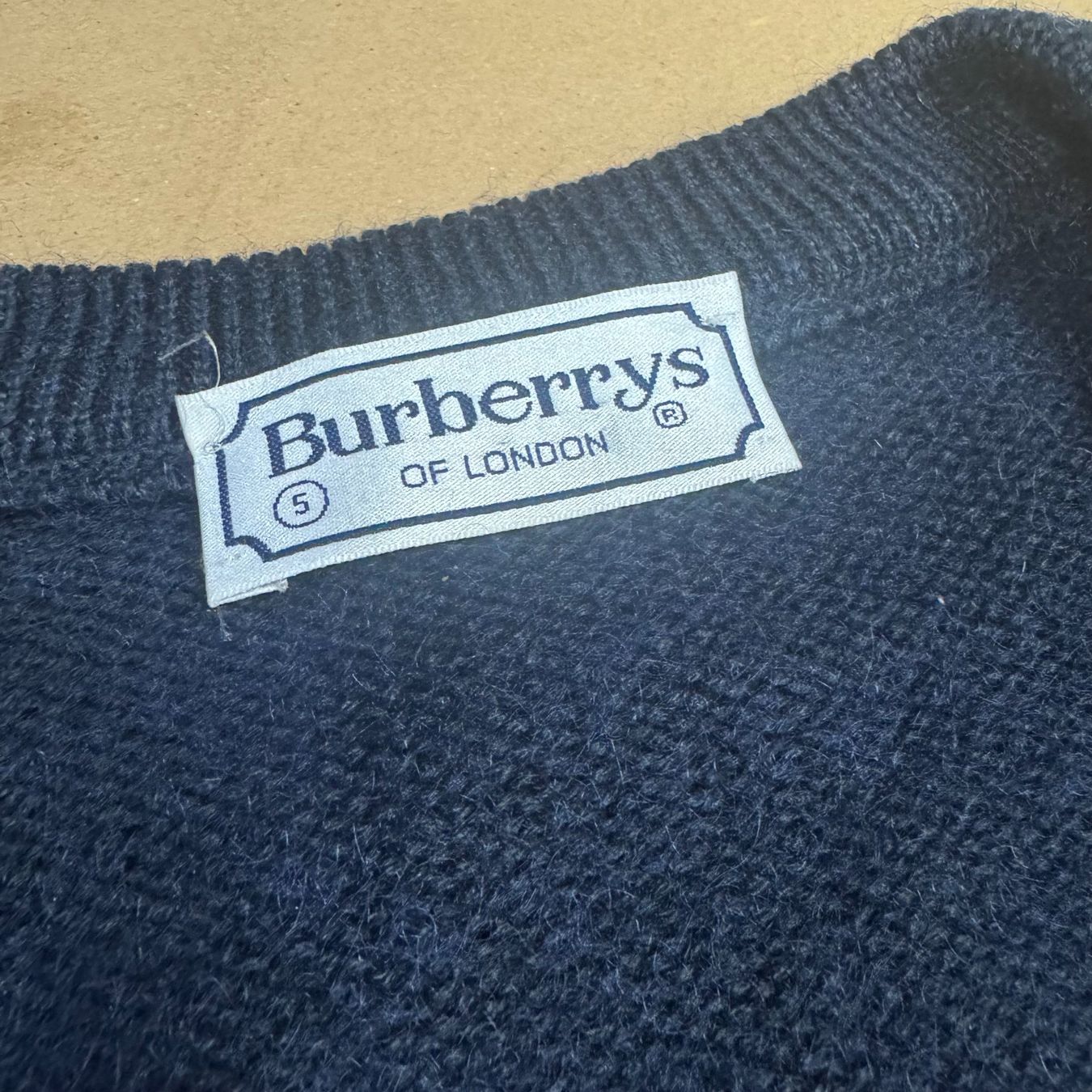 Burberry Maglioni & Felpe: Burberry's knitted sweatshirt strickpullover pull vintage – Usato da St. Gallen venduto da sourced_limited 1