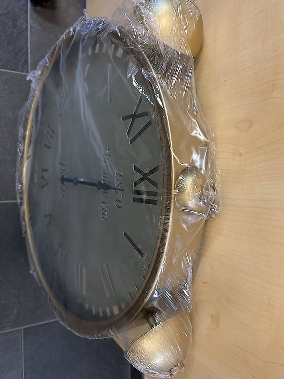 Uhren: Neue Uhr  – Neu und originalverpackt aus Merishausen von Yvili 2
