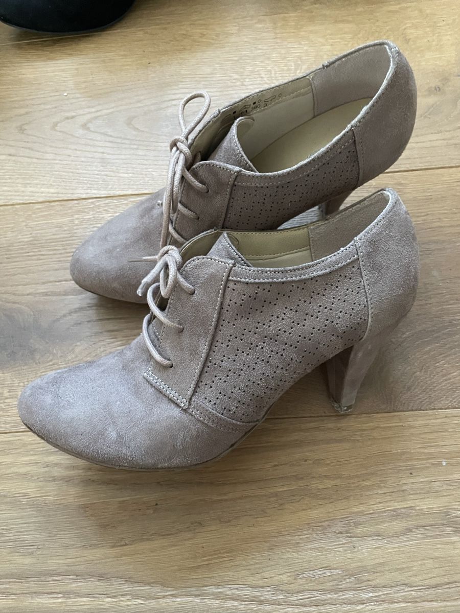 Chaussures femmes: Pumps – D'occasion à Aarwangen par erd_ngx8