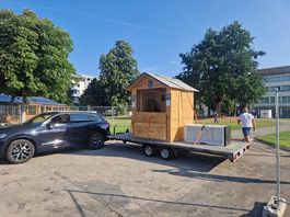 Petit chalet en bois  comme neuf 
