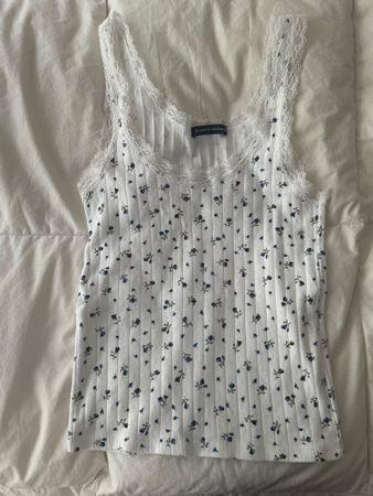 Débardeur Brandy Melville blanc à fleurs dentelle état neuf
