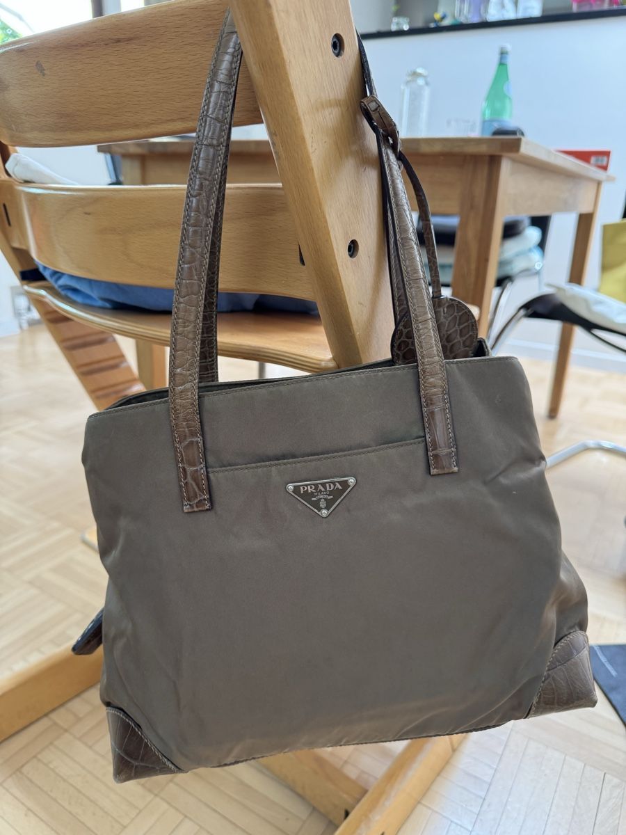 Prada Borse da donna: PRADA vintage bag from Y2K era – Usato da Bern venduto da ili_bg5s